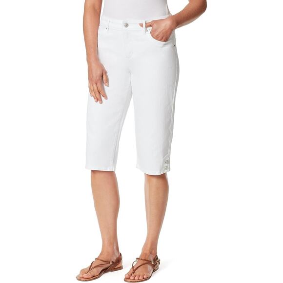 NWT Gloria Vanderbilt Women's White Kaia Side Button Skimmer Shorts Plus 24 - Picture 1 of 3